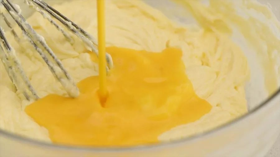 家庭蛋糕最简单裱花做法,家庭蛋糕裱花最简单做法