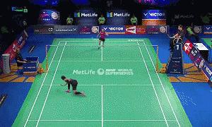 羽毛球单打比赛对手杀斜线怎么防,羽毛球双打封网封直线还是斜线