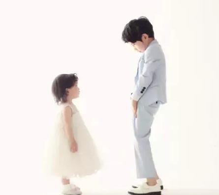 小包总杨烁海边精彩片段,小包总杨烁深情演唱歌曲