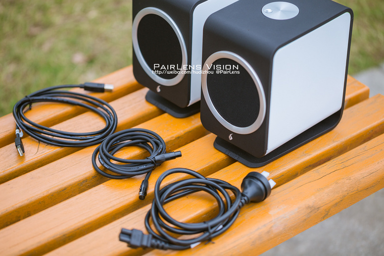 美少女与FeniksAudioEssence音箱的不经意邂逅