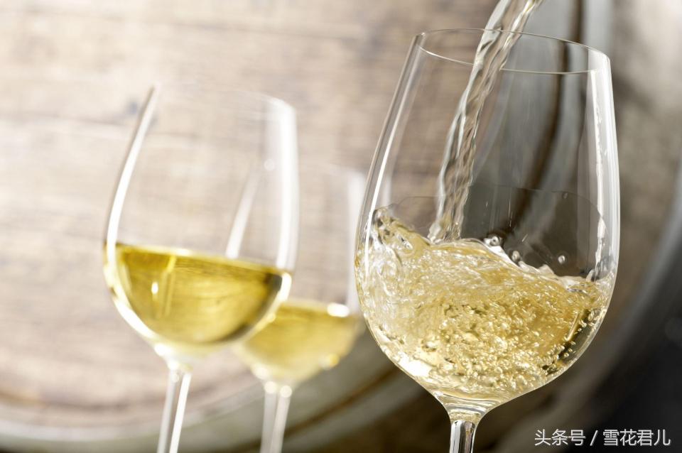 葡萄酒怎么辨别真假视频,如何辨别真假葡萄酒干红