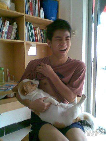 宿舍关系是大学告捷的一半,一个宿舍的关系能差到什么地步