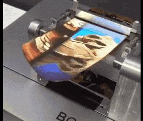 现在的手机直面屏和曲面屏的发展,手机曲面屏未来发展趋势