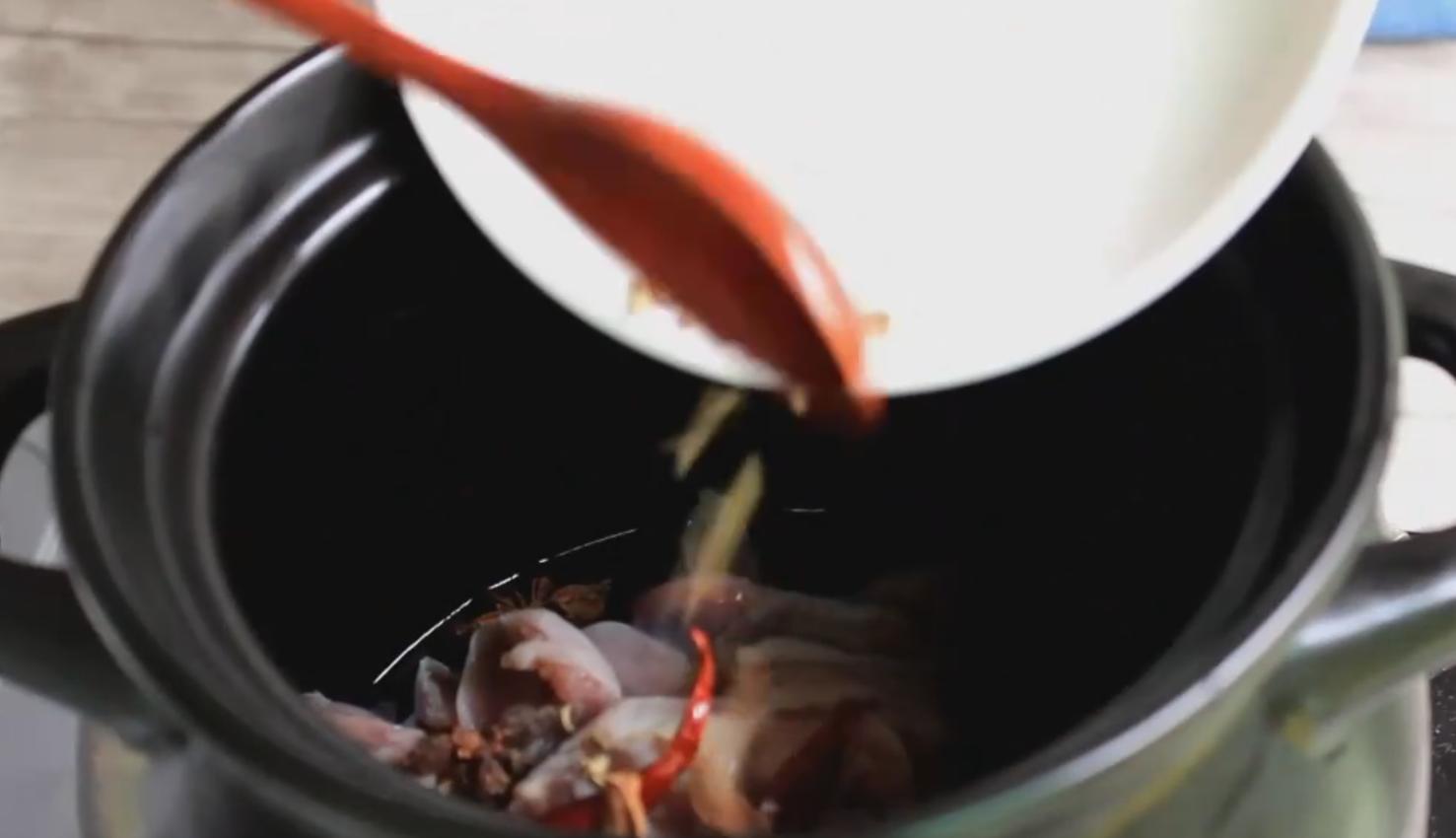 鸡心鸡肝鸡胗的凉拌家常做法,凉拌鸡胗看着就有食欲