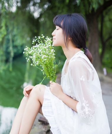 短发女生如何扎出慵懒随性的发型,合适短发女生的发型扎法图片