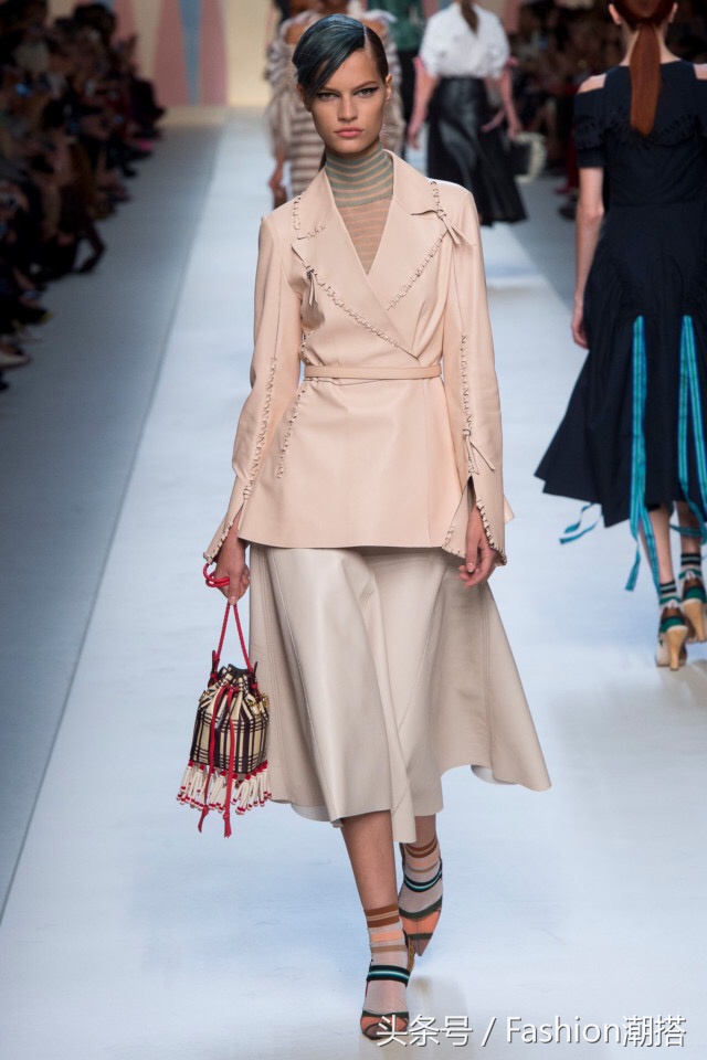 品牌盛宴fendi2018春夏时装秀,fendi皮草时装秀