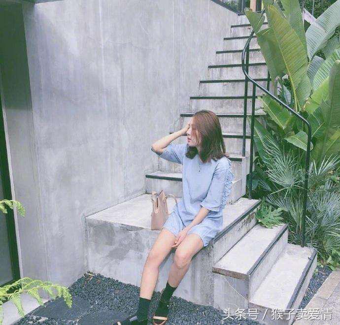 你一个人在家做过奇葩的事,你独自一人在家的时候会做什么