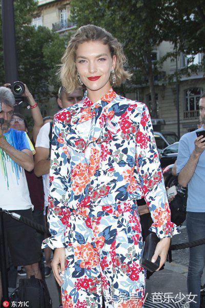 朴信惠显老,朴信惠红唇照片