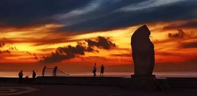 又一次站在了世界之巅！上海就是这样一个实力城市！来了就不想走