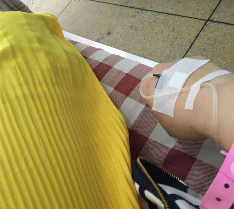 孕妇怀孕三周高烧四十度,刚刚怀孕8周发高烧要怎么保胎