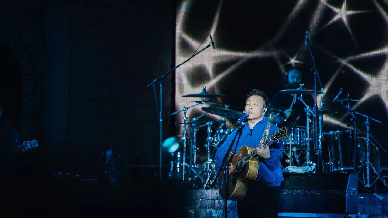 要说万圣节哪家强？这里可是连许巍都被吸引来一起“鬼”混了！