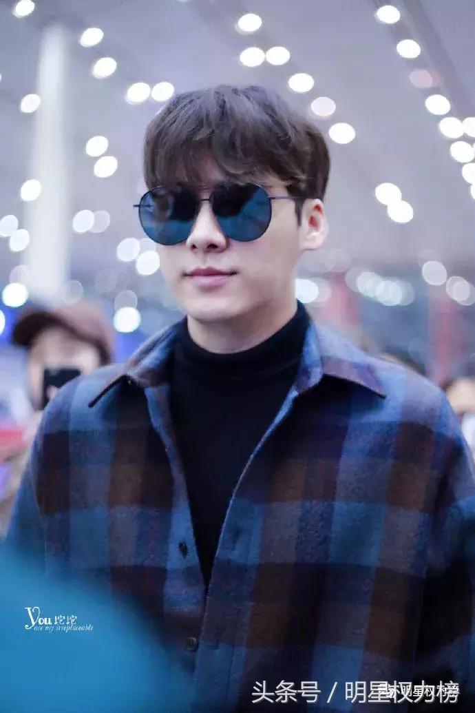 机场*服私**秀！李易峰王源白敬亭刘昊然谁才是引领潮流的时尚Icon？