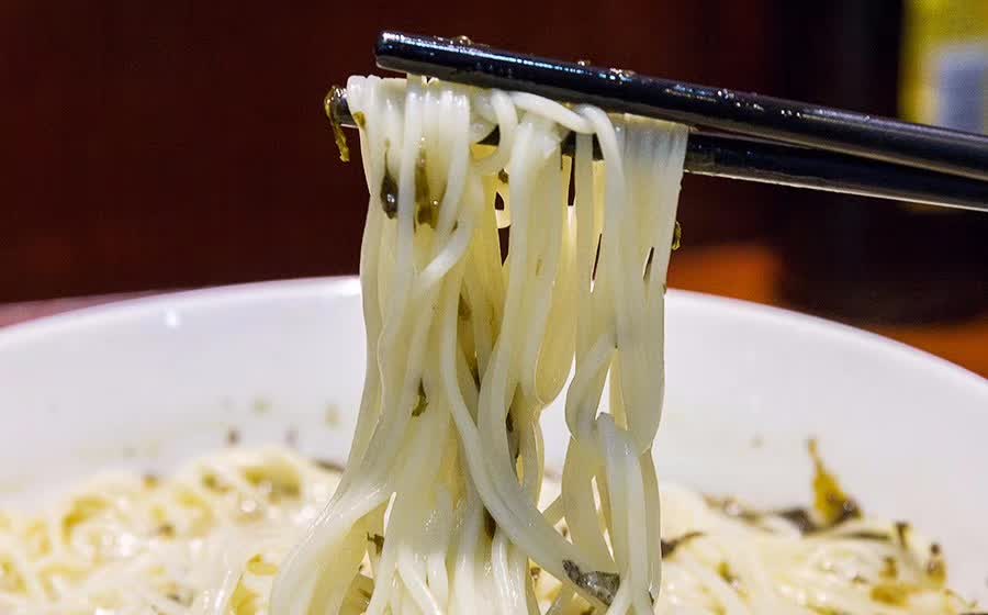 上海必吃榜第一名黄鱼面,上海50一碗的黄鱼面