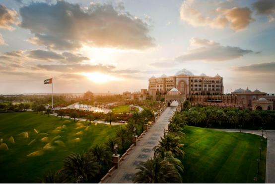 拥有多个世界之最的阿布扎比，土豪国也能够带上护照，说走就走了