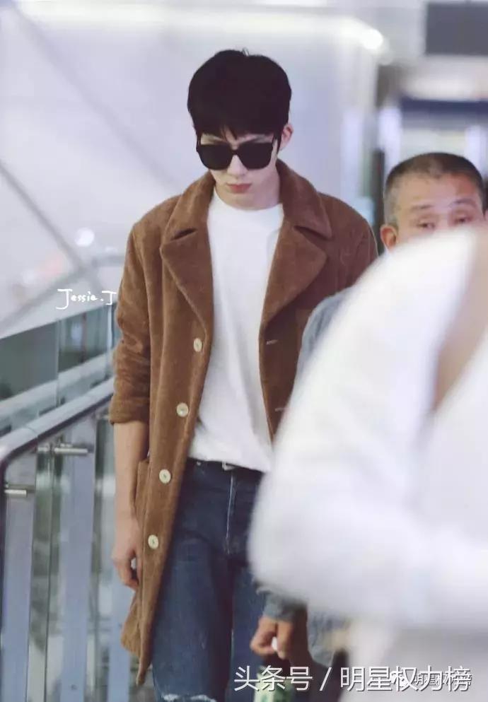 机场*服私**秀！李易峰王源白敬亭刘昊然谁才是引领潮流的时尚Icon？