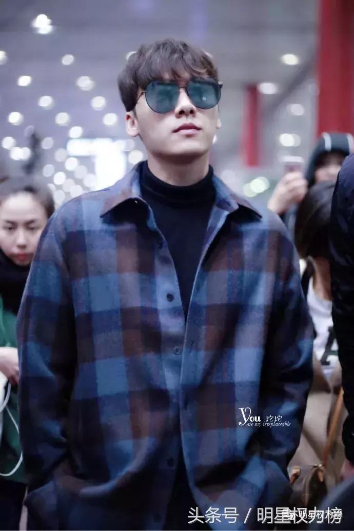 机场*服私**秀！李易峰王源白敬亭刘昊然谁才是引领潮流的时尚Icon？