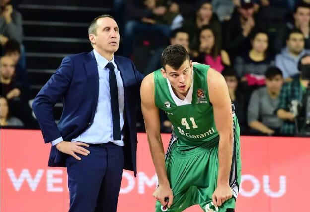 汤普森谈乐福,泰伦卢撤下欧文乐福上替补逆转