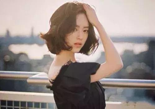 2018属龙女财运位置,2022年属龙女运势解析完全版