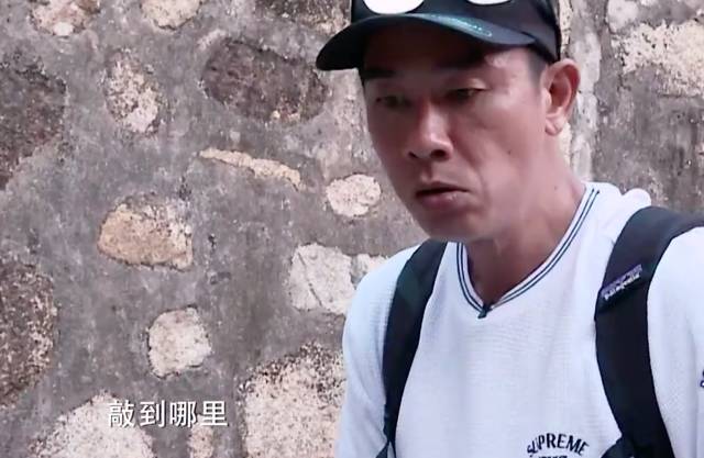 应采儿jasper为陈小春应援 (jasper看应采儿亲陈小春的眼神)