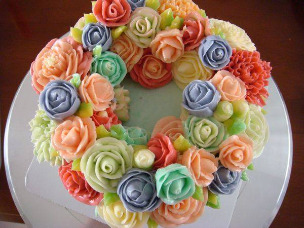 纯白蛋白霜花蛋糕,4寸奶油霜花蛋糕