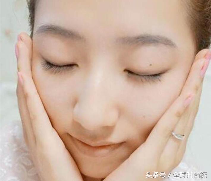 使用爽肤水泛红很快就恢复,爽肤水能快速拍入皮肤吗