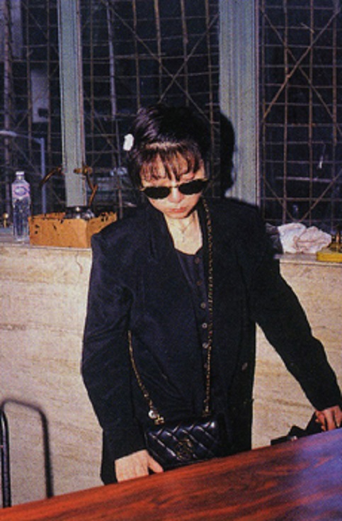 林楚麒为黄家驹扫墓,黄家驹拜祭林楚麒