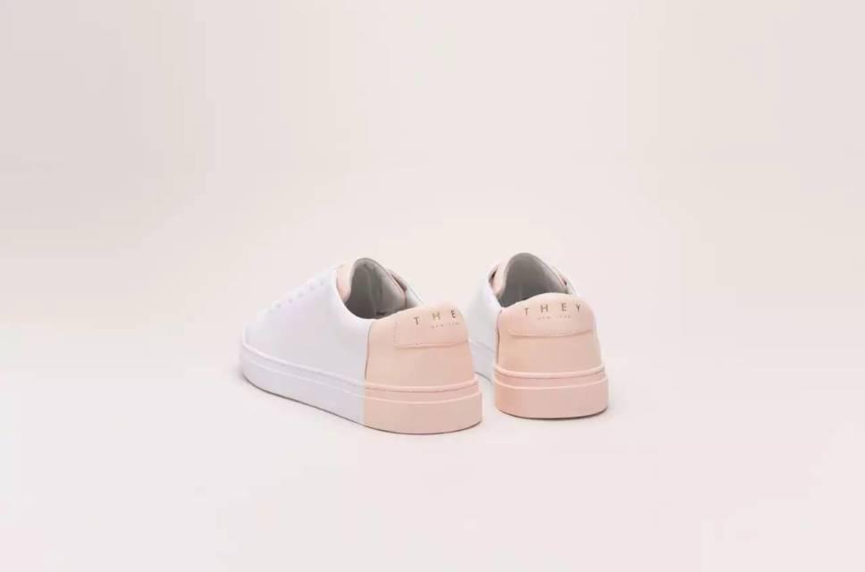 好看不累脚的婚纱搭档小白鞋，明星们都在穿！