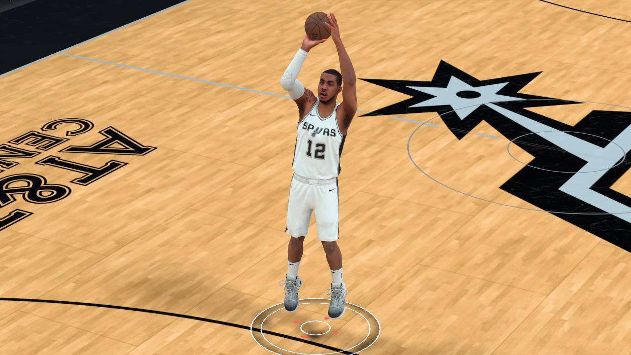 2k18阿尔德里奇评分,拉马库斯阿尔德里奇在马刺穿几号