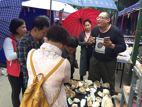 这几天在哪里挖玉石,这几天哪里能够捡玉石啊