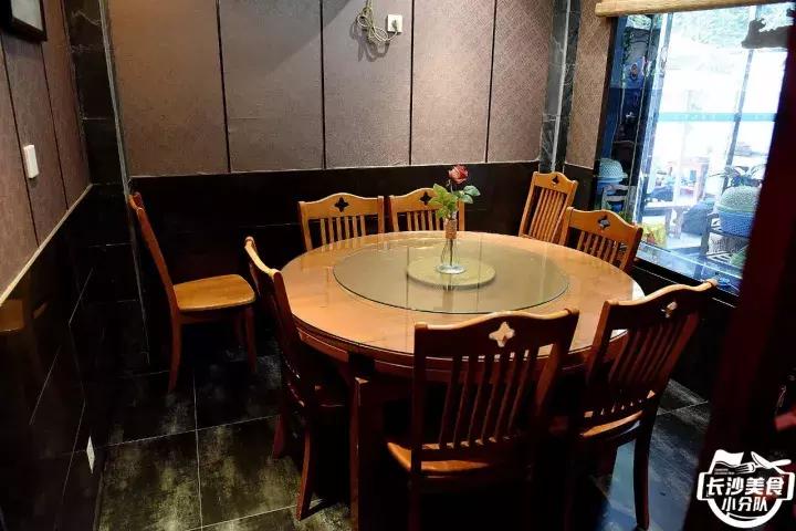 长沙很出名的一家小餐馆,长沙一家又便宜又有趣的餐馆