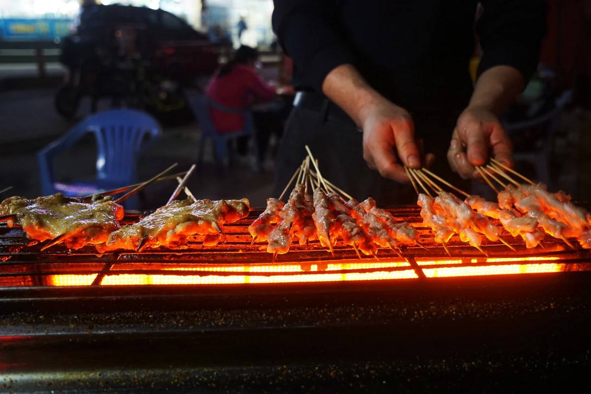 你以朋友名义爱了他多久,多少人以朋友的名义爱一个人