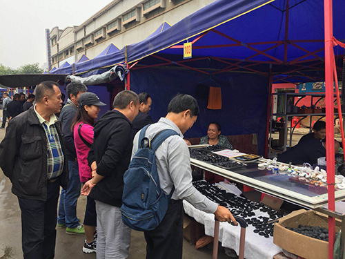 这几天在哪里挖玉石,这几天哪里能够捡玉石啊