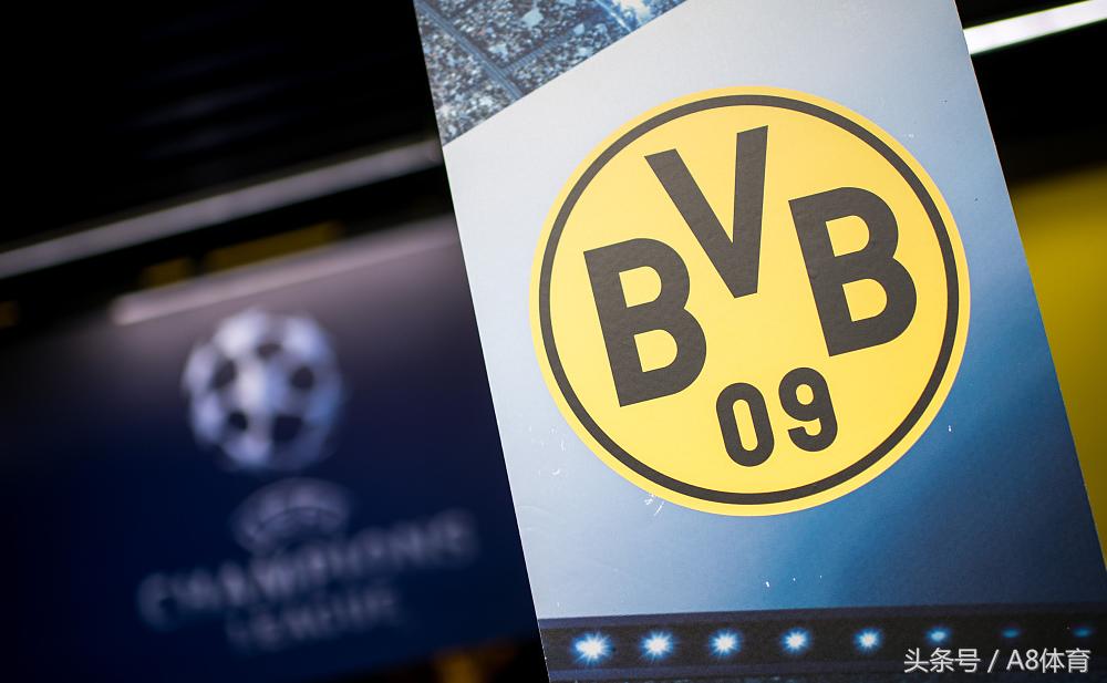 莱万多夫斯基是足球最强中锋吗,足坛十大神锋之莱万多夫斯基