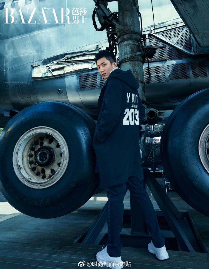 黄景瑜为时尚芭莎拍的照片,黄景瑜出席时尚芭莎活动现场