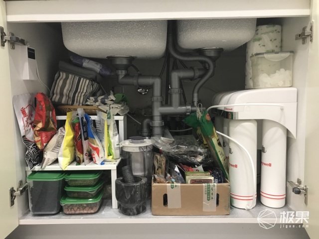 厨房垃圾桶老是黏黏糊糊,厨房垃圾桶小妙招