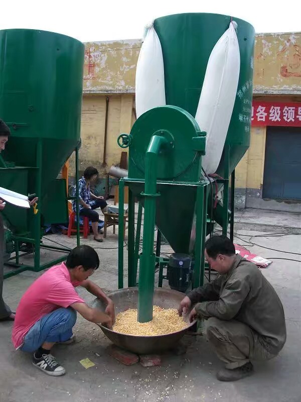 养殖用什么牌的搅拌粉碎机最好,养殖场专用粉碎搅拌机
