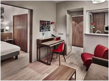 如何选一款吸得干净的无线吸尘器,有绳传统吸尘器与无绳手持吸尘器