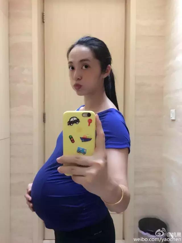 秋瓷炫告诉老公自己怀孕了的视频两人都笑哭了！女星孕相原来都……