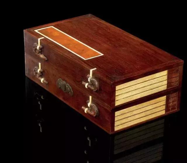 古人书房常备的文房四宝是什么,文房四宝是书房中常备的四种摆件