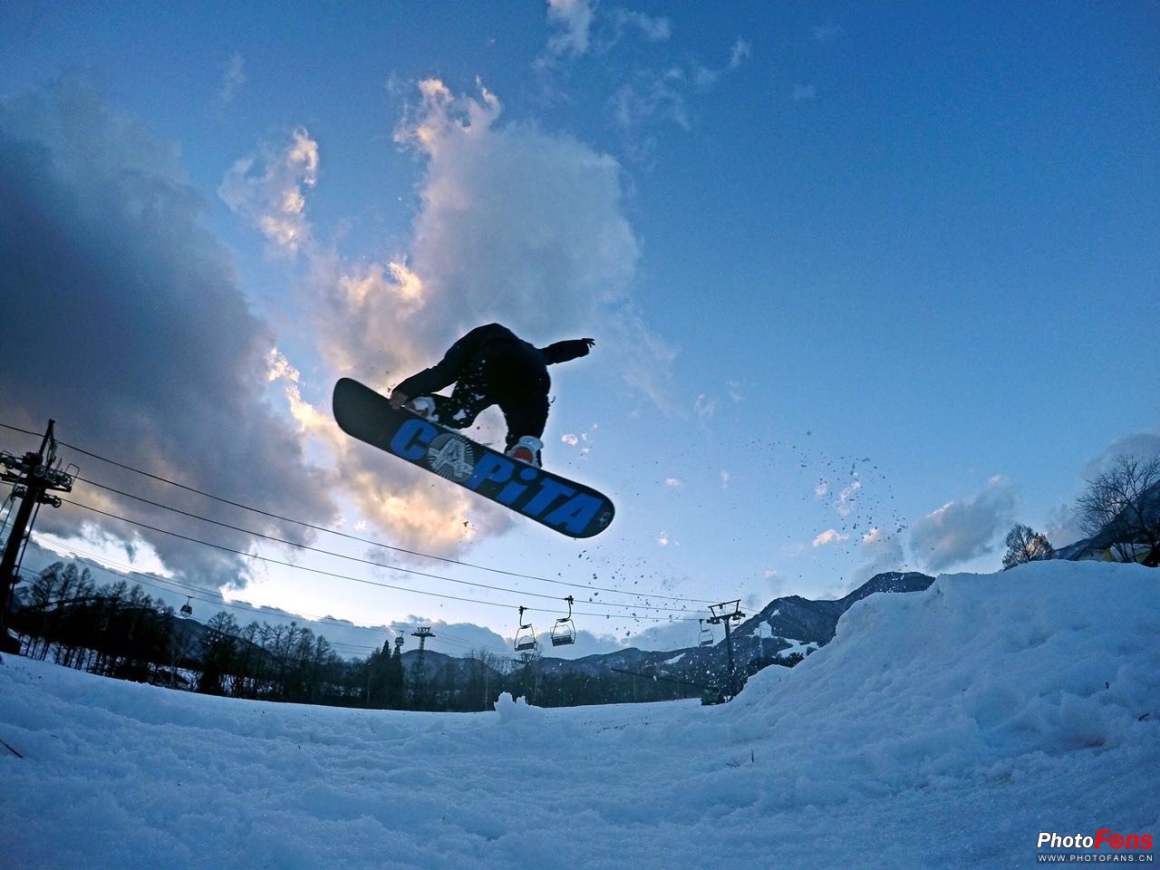 带着索尼运动相机X3000酷玩日本雪境
