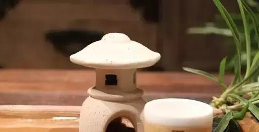 古人书房常备的文房四宝是什么,文房四宝是书房中常备的四种摆件