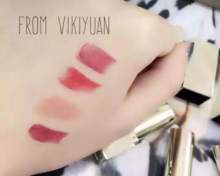 明星晒自己口红,晒男朋友口红