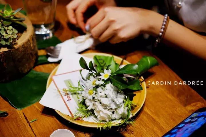 海归美女的西餐厅不得了！用舒芙蕾征服了米其林大厨，来合作菜品