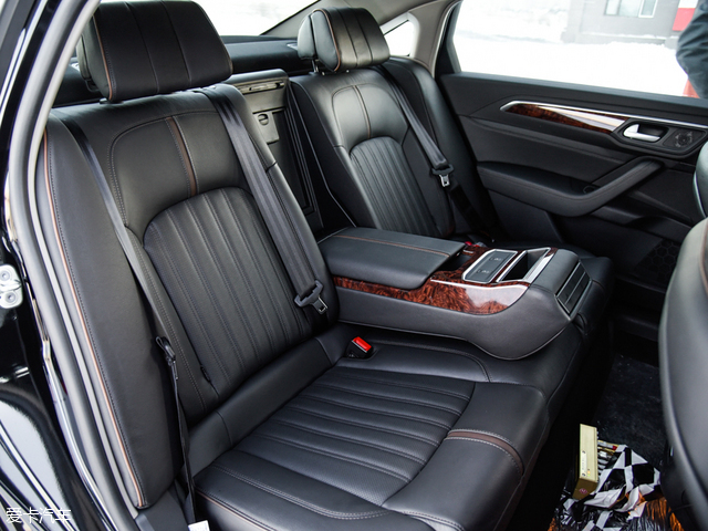 风神a9和ax7,东风风神新款ax7值不值得购买