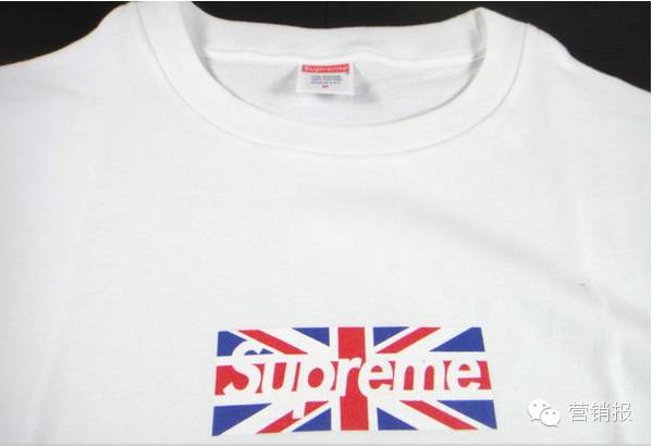 1件T恤卖上千元美金抢购现场需警察维持秩序，Supreme为什么这么牛！