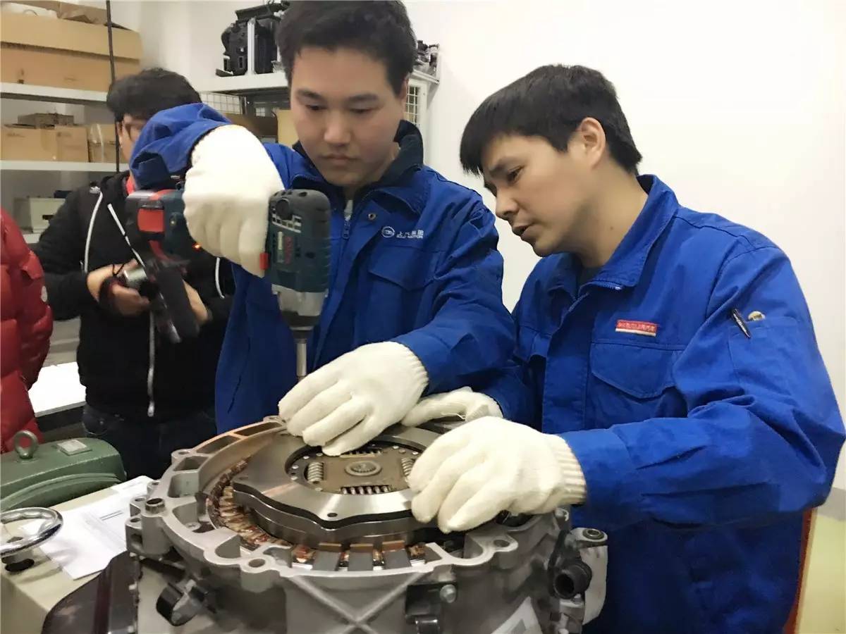 荣威e550电池数据恢复,荣威e550没电了还能继续跑吗