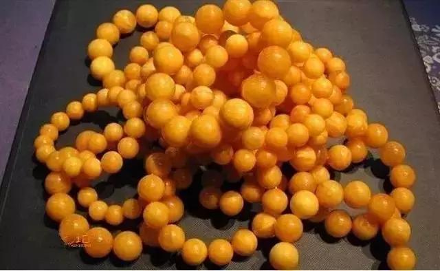 100年老蜜蜡真假鉴别,琥珀坊蜜蜡真假对比图