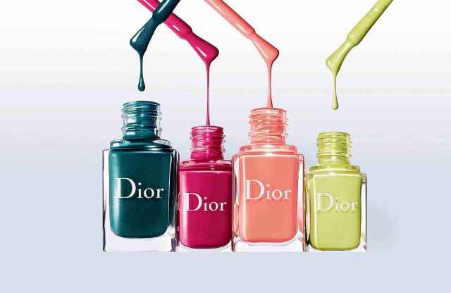 涂指甲油的正确步骤与技巧,怎样才能涂指甲油是正确的方法