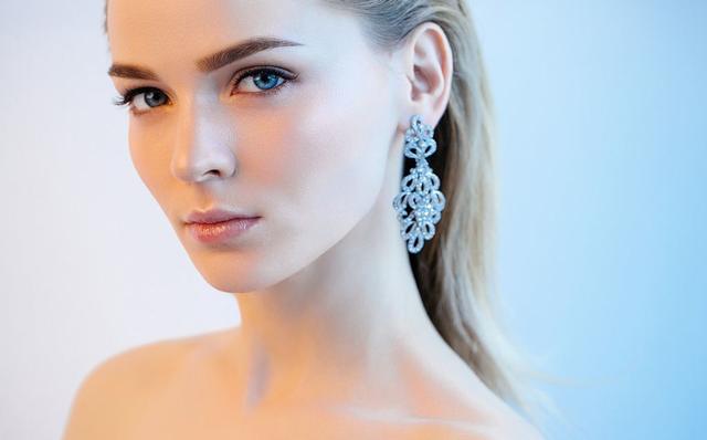 泪沟型眼袋用什么方法去除,去除泪沟的按摩方法视频