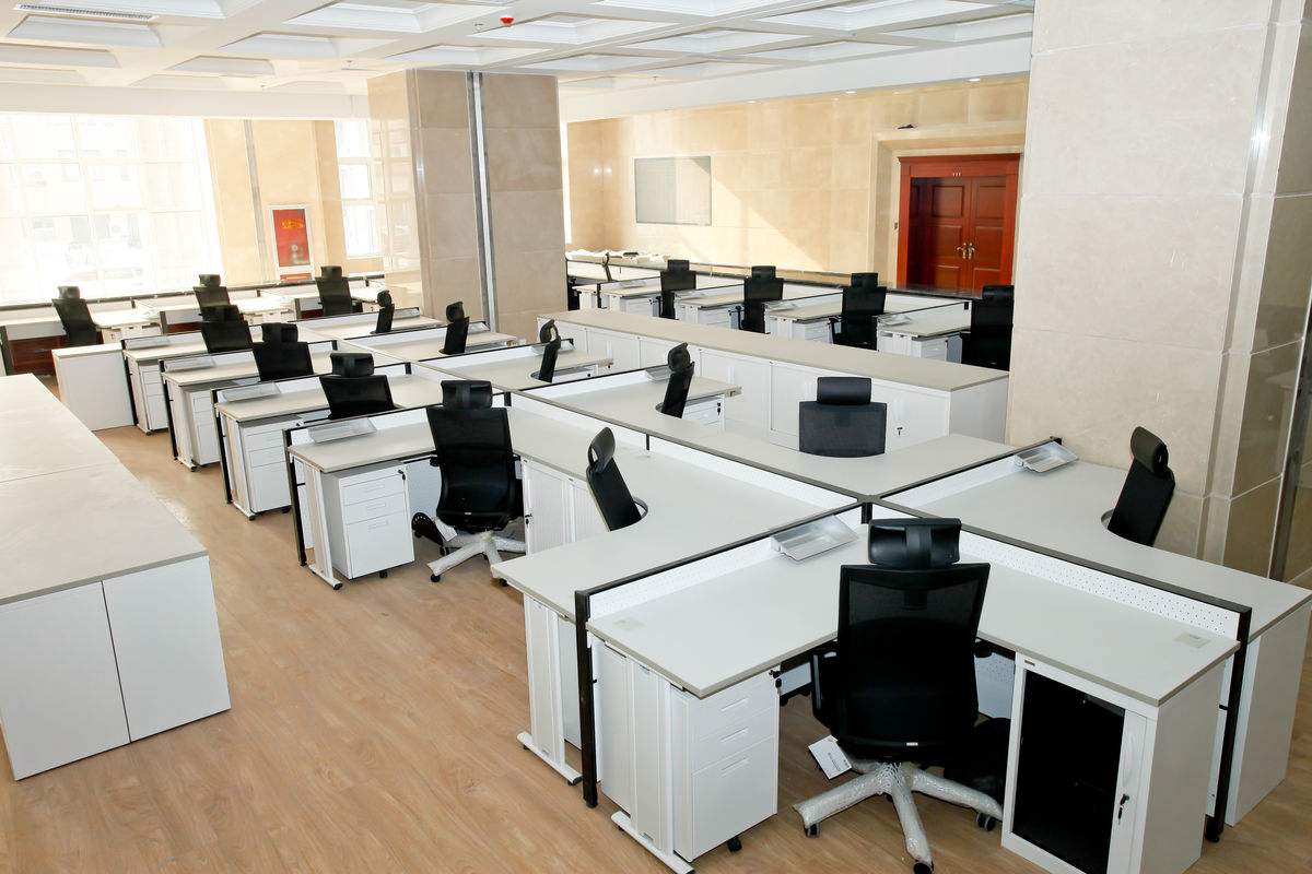 济南成美家具：办公家具配套有哪些？办公家具如何保养？